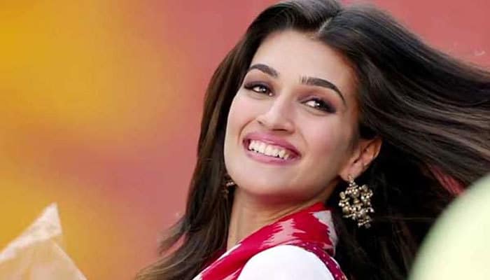 Kriti Sanon to star opposite Akshay Kumar in Housefull 4